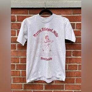 Vintage 1986 Village Mews Baron Stiegel Mile Running T Shirt Size M USA MADE